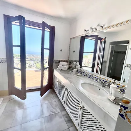 Villa La Maravilla - With Amazing Sea View Benahavís